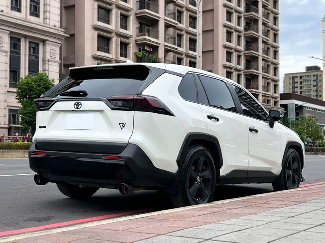 Toyota  RAV4  第3張相片