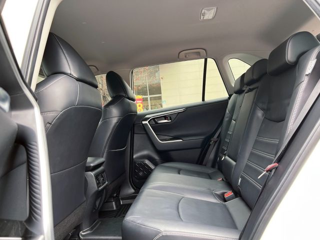 Toyota  RAV4  第7張相片