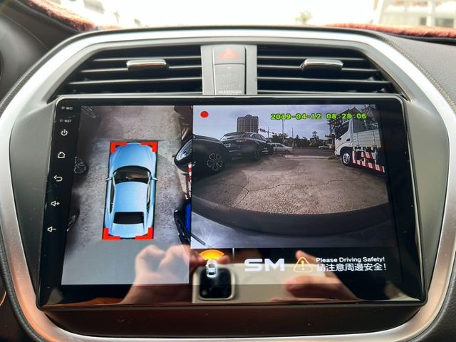 Suzuki  SX4  第14張相片