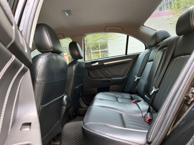 Mitsubishi  Lancer Fortis  第7張相片