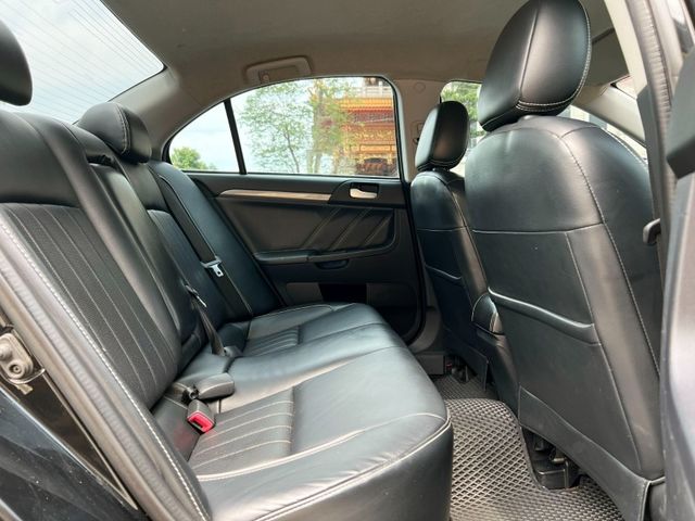 Mitsubishi  Lancer Fortis  第9張相片