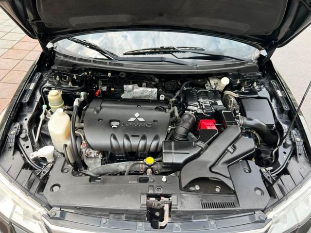 Mitsubishi  Lancer Fortis  第17張相片