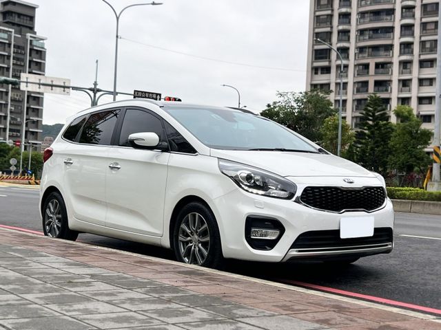 Kia  Carens  第2張相片