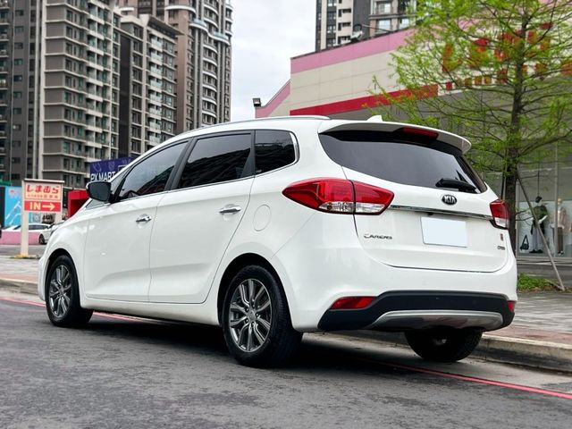 Kia  Carens  第4張相片