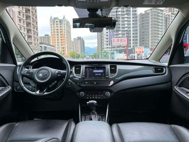 Kia  Carens  第5張相片