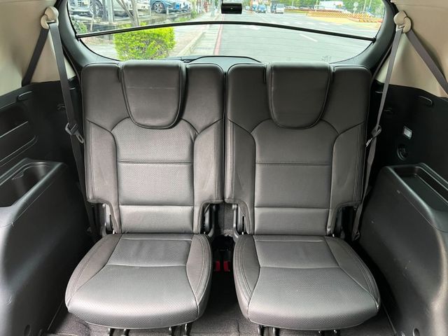 Kia  Carens  第10張相片