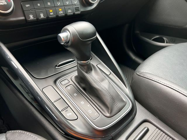 Kia  Carens  第17張相片