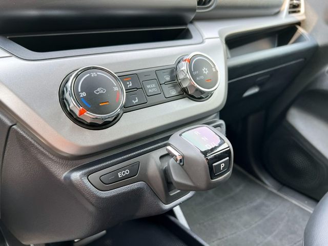 Mitsubishi  Zinger  第15張相片