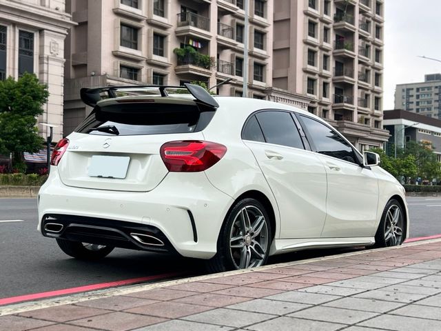 Mercedes-Benz/賓士   A-CLASS  A180 《市場最漂亮》2016 Mercedes-Benz A180 AMG Line 加裝安卓機 全車超漂亮 W176小  第3張相片