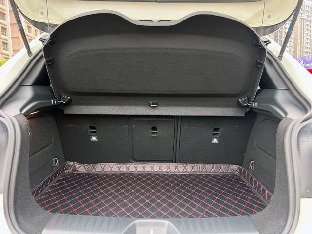 Mercedes-Benz/賓士   A-CLASS  A180 《市場最漂亮》2016 Mercedes-Benz A180 AMG Line 加裝安卓機 全車超漂亮 W176小  第10張相片