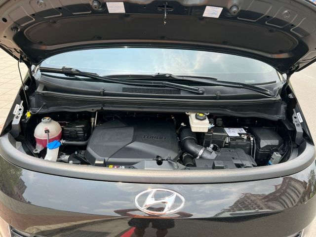 Hyundai  STARIA  第16張相片