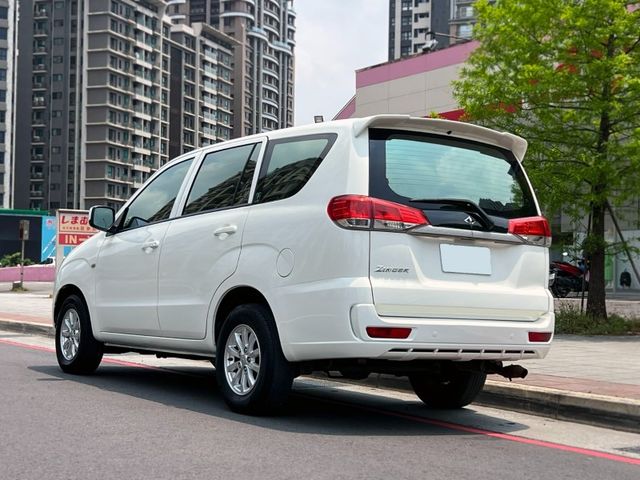 Mitsubishi  Zinger 《最佳商用廂型車》2016 Mitsubishi CMC Zinger 2.4精緻型 三菱 中華 只跑14萬 最佳  第4張相片