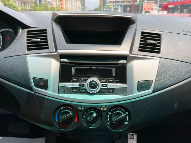 Mitsubishi  Zinger 《最佳商用廂型車》2016 Mitsubishi CMC Zinger 2.4精緻型 三菱 中華 只跑14萬 最佳  第13張相片