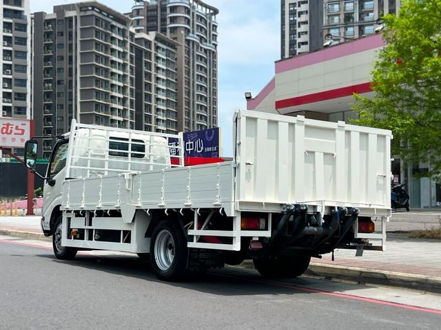 Hino  300 《14尺自排貨車》2020 HINO 300 雙芯升降尾門 正五噸 日野 商用車 原廠保養 只跑6萬   第4張相片