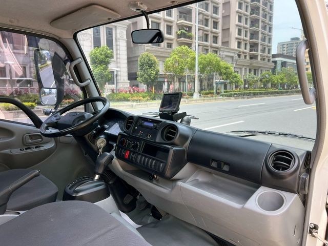 Hino  300 《14尺自排貨車》2020 HINO 300 雙芯升降尾門 正五噸 日野 商用車 原廠保養 只跑6萬   第11張相片