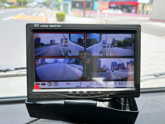 Hino  300 《14尺自排貨車》2020 HINO 300 雙芯升降尾門 正五噸 日野 商用車 原廠保養 只跑6萬   第16張相片