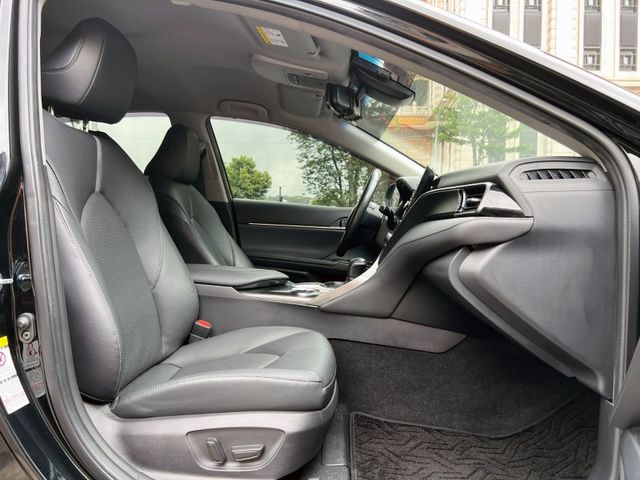 Toyota  Camry  第8張相片