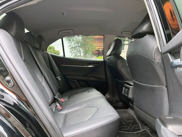 Toyota  Camry  第9張相片