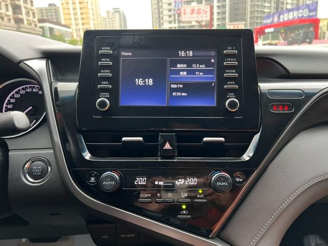 Toyota  Camry  第13張相片