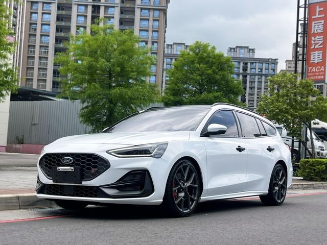 Ford/福特  Focus 《原裝進口》2023 Ford Focus Wagon ST X 只跑4.7萬 新車保固內 原廠保養 旅行車 熱  第1張相片