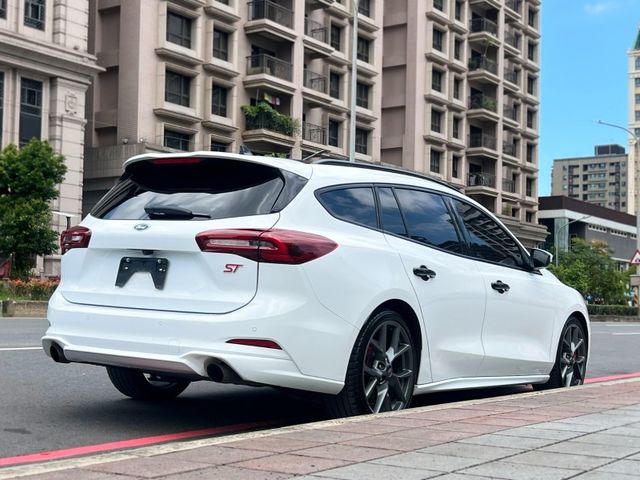 Ford/福特  Focus 《原裝進口》2023 Ford Focus Wagon ST X 只跑4.7萬 新車保固內 原廠保養 旅行車 熱  第3張相片