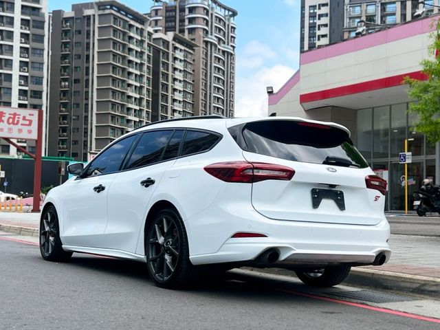 Ford/福特  Focus 《原裝進口》2023 Ford Focus Wagon ST X 只跑4.7萬 新車保固內 原廠保養 旅行車 熱  第4張相片