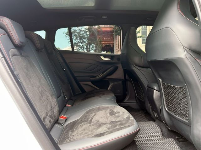 Ford/福特  Focus 《原裝進口》2023 Ford Focus Wagon ST X 只跑4.7萬 新車保固內 原廠保養 旅行車 熱  第9張相片