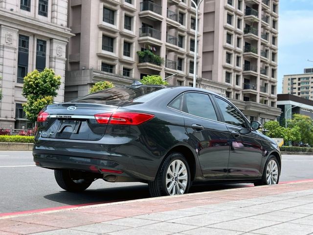 Ford/福特  Escort 《只跑4萬公里》2019 Ford Escort 1.5時尚型 原廠保養 全車超級漂亮 四門房車福特 天窗 盲點   第3張相片