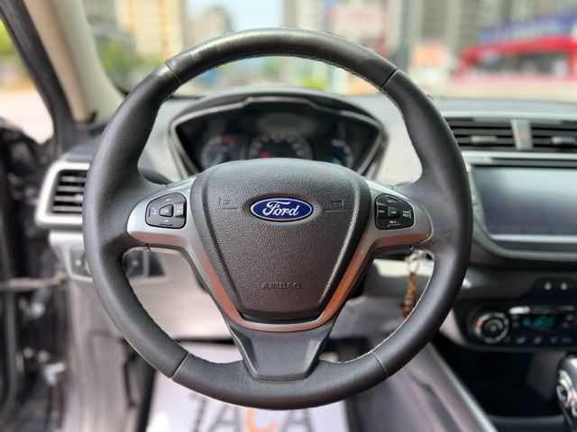 Ford/福特  Escort 《只跑4萬公里》2019 Ford Escort 1.5時尚型 原廠保養 全車超級漂亮 四門房車福特 天窗 盲點   第11張相片