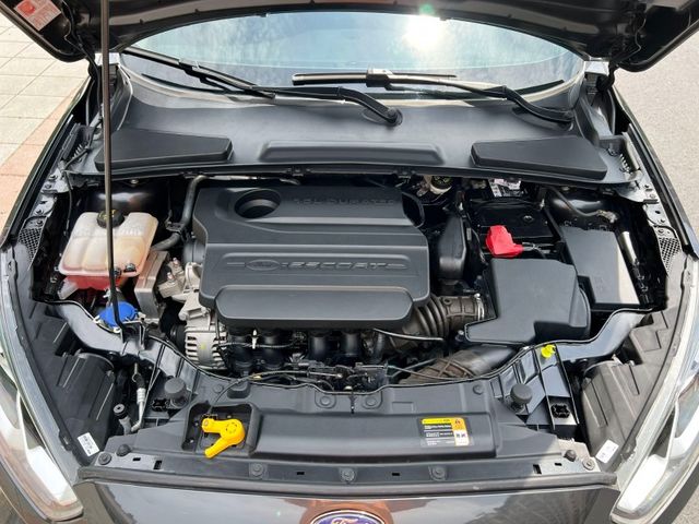 Ford/福特  Escort 《只跑4萬公里》2019 Ford Escort 1.5時尚型 原廠保養 全車超級漂亮 四門房車福特 天窗 盲點   第19張相片