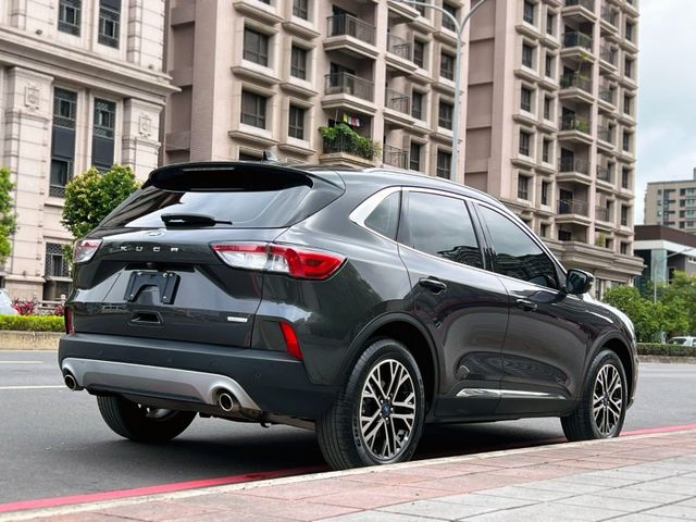 Ford/福特  Kuga 《只跑3.7萬公里》2023 Ford Kuga1.5 旗艦型 一手車 全車超漂亮 原廠保養 福特 休旅車 S  第3張相片