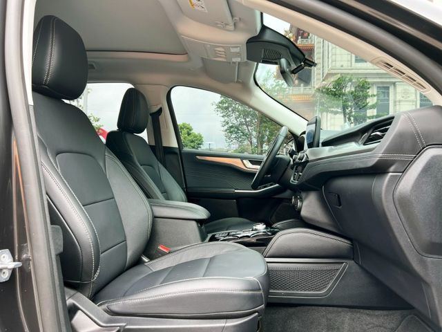 Ford/福特  Kuga 《只跑3.7萬公里》2023 Ford Kuga1.5 旗艦型 一手車 全車超漂亮 原廠保養 福特 休旅車 S  第8張相片