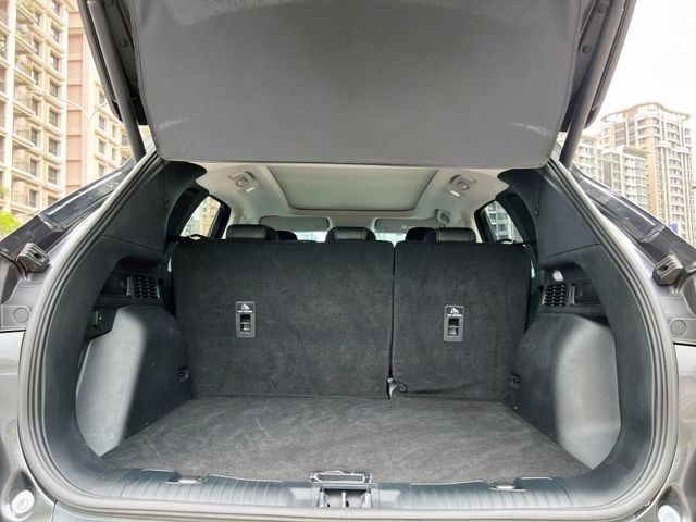 Ford/福特  Kuga 《只跑3.7萬公里》2023 Ford Kuga1.5 旗艦型 一手車 全車超漂亮 原廠保養 福特 休旅車 S  第10張相片