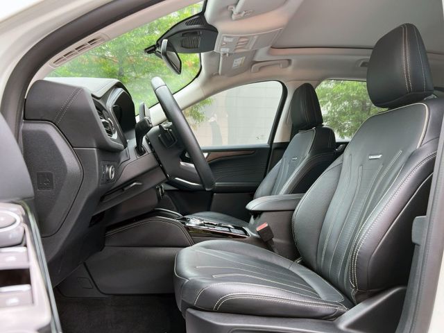 Ford/福特  Kuga 《頂級客車版》2023 Ford Kuga 2.0 AWD Vignale 只跑7萬 福特 休旅車 四輪傳動 L  第6張相片
