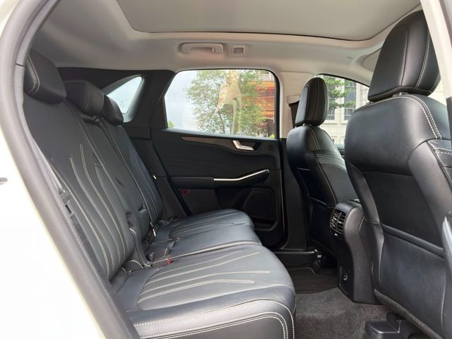 Ford/福特  Kuga 《頂級客車版》2023 Ford Kuga 2.0 AWD Vignale 只跑7萬 福特 休旅車 四輪傳動 L  第9張相片