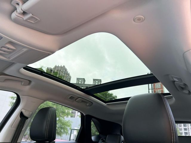 Ford/福特  Kuga 《頂級客車版》2023 Ford Kuga 2.0 AWD Vignale 只跑7萬 福特 休旅車 四輪傳動 L  第18張相片