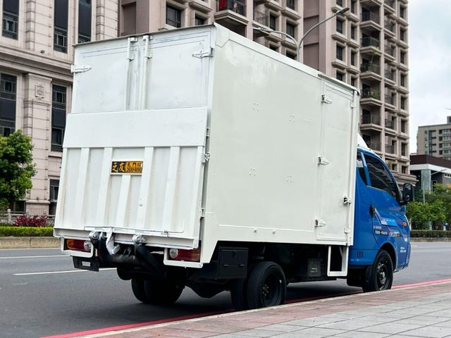 Hyundai  Porter 《自排+升降尾門》2019 Hyundai Porter 2.5 現代 小霸王 全車超漂亮 貨車 商用車 發財車 升  第3張相片