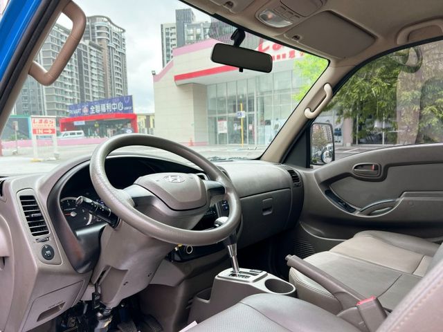 Hyundai  Porter 《自排+升降尾門》2019 Hyundai Porter 2.5 現代 小霸王 全車超漂亮 貨車 商用車 發財車 升  第8張相片