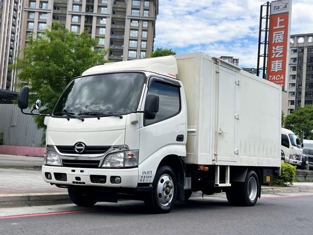 Hino  300  第1張相片