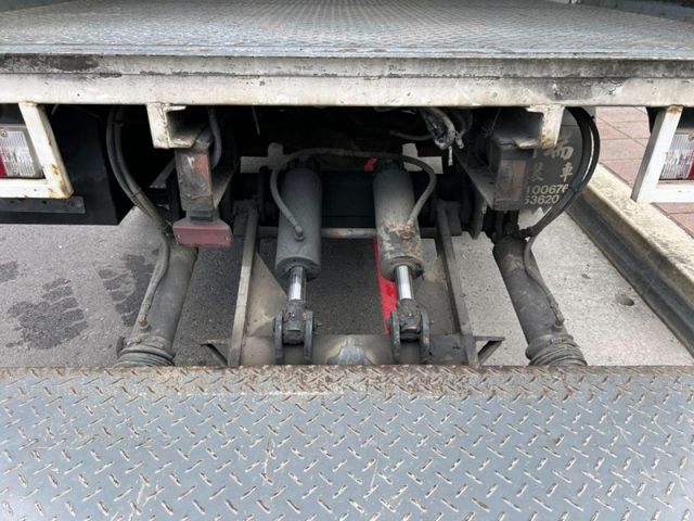 Hino  300  第8張相片