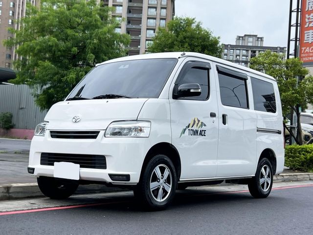 Toyota  Town Ace 《5人座廂型車》2023 Toyota Town Ace 自排TSS 只跑5萬 原廠保養 豐田 商用車 廂  第1張相片