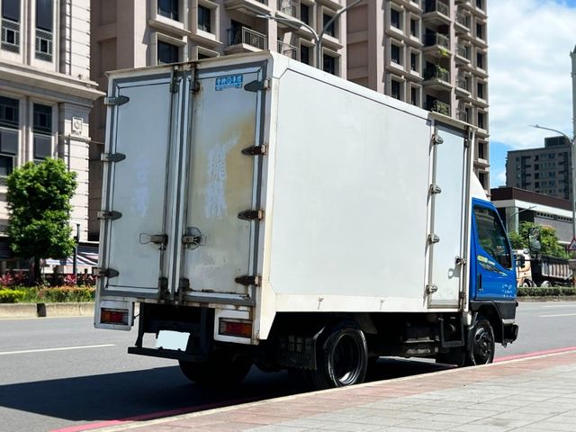 Mitsubishi  Canter 《廂內高180公分》2004 Mitsubishi Canter 11尺半 堅達 三期 貨車 商用車 高廂 車況  第3張相片
