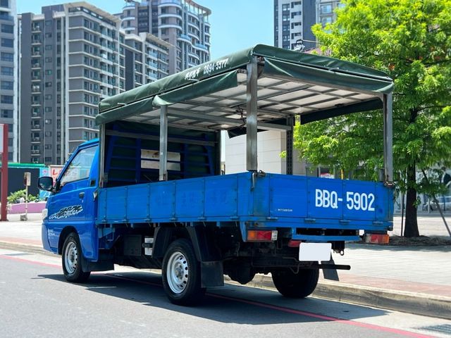 Mitsubishi  Delica 《五面掀帆布》2018 Mitsubishi Delica 2.4 貨車 只跑10萬公里 三菱 得利卡 貨車 商  第4張相片