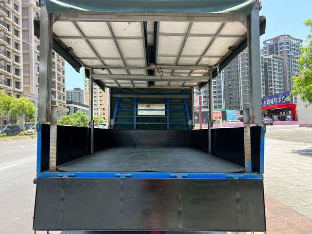 Mitsubishi  Delica 《五面掀帆布》2018 Mitsubishi Delica 2.4 貨車 只跑10萬公里 三菱 得利卡 貨車 商  第5張相片