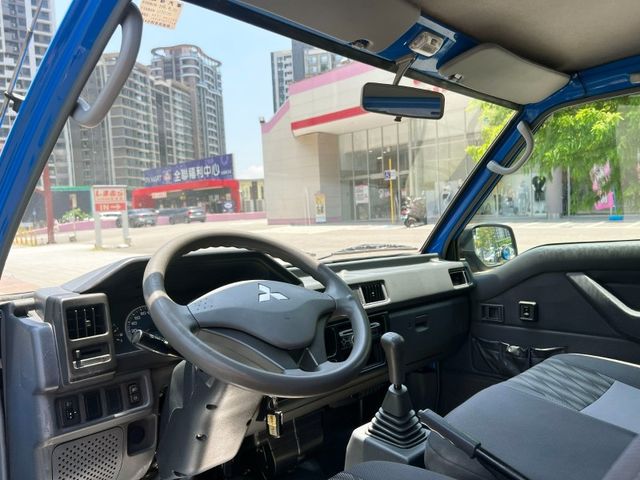 Mitsubishi  Delica 《五面掀帆布》2018 Mitsubishi Delica 2.4 貨車 只跑10萬公里 三菱 得利卡 貨車 商  第7張相片