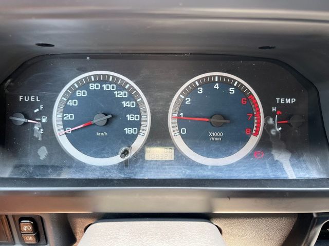 Mitsubishi  Delica 《五面掀帆布》2018 Mitsubishi Delica 2.4 貨車 只跑10萬公里 三菱 得利卡 貨車 商  第12張相片