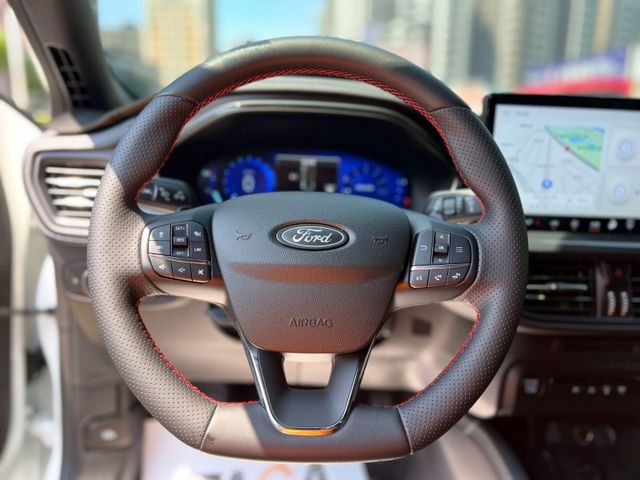 Ford/福特  Focus 《旅行車》2024 Ford Focus Wagon ST-Line Vignale 只跑3萬 全車超漂亮 MK4  第11張相片