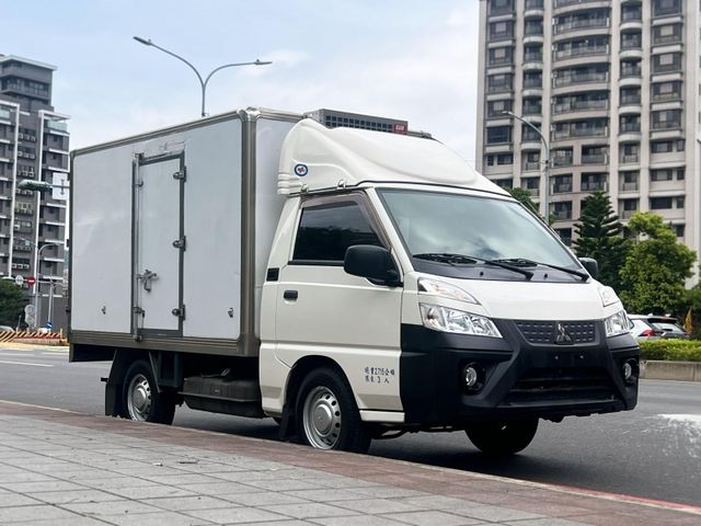 Mitsubishi  Delica 《-5度冷藏車》2023 Mitsubishi Delica 2.4 三菱 得利卡 貨車 商用車 只跑4萬 原廠  第2張相片