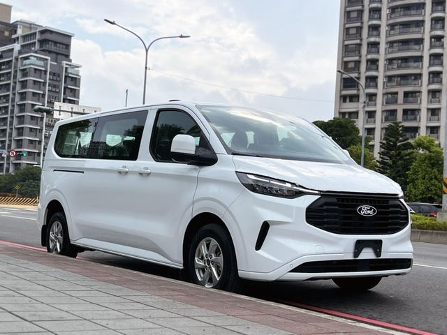 Ford/福特  Tourneo Custom 《全新領牌車》2026式 Ford Tourneo Custom Kombi Limited 八座 旅行家 商務車   第5張相片