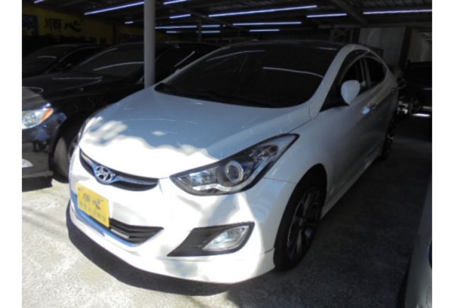 Hyundai ELANTRA  第3張相片